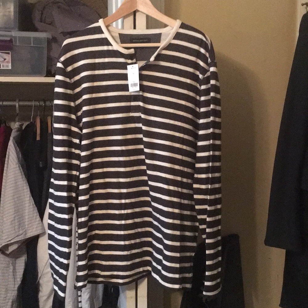 LS Banana Republic Tee